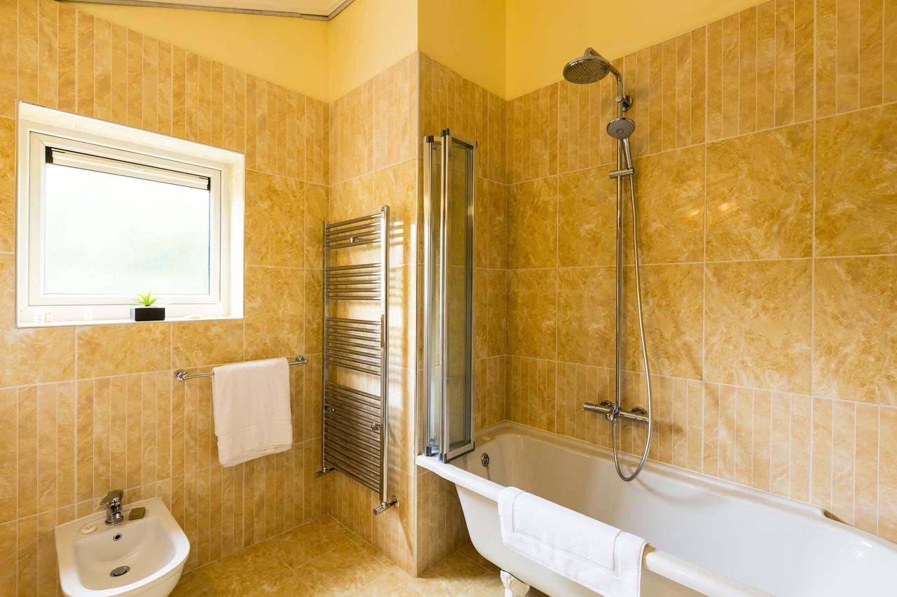 Linton Hotel Luton Kültér fotó