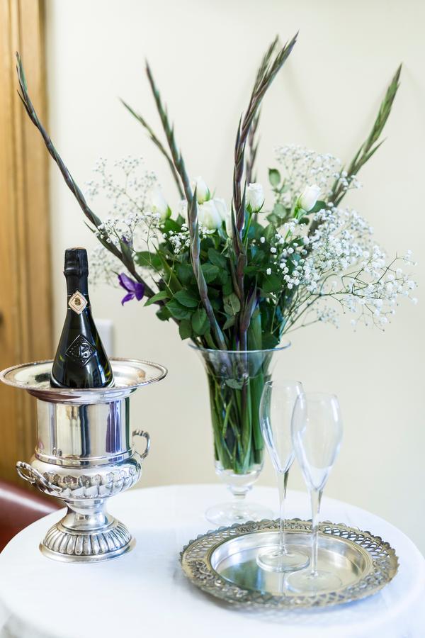 Linton Hotel Luton Kültér fotó