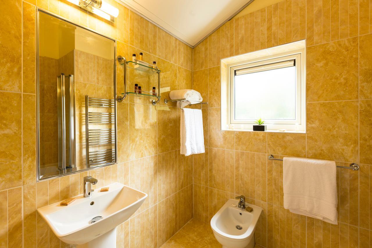 Linton Hotel Luton Kültér fotó
